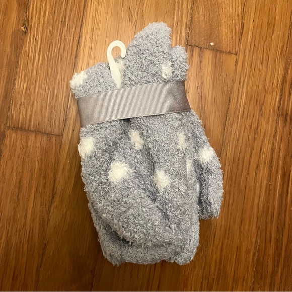 NWT! Charter Club Super Soft Fuzzy Socks in Gray w/ White Polka Dots - One Size - Picture 2 of 4